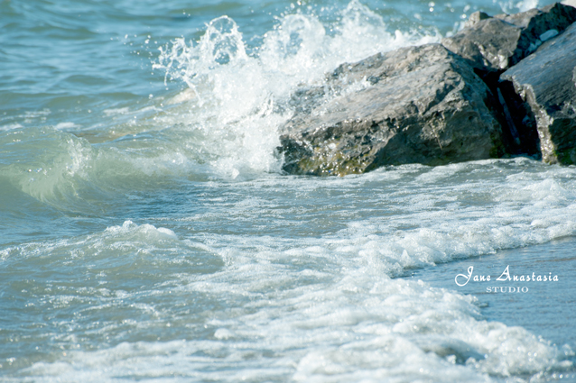 _JAS4695-WEB-Waves-against-rocks-1